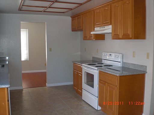 5th image of 1228 Royal Crest Dr