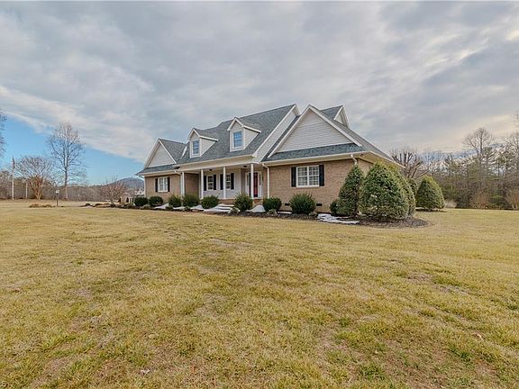 3rd image of 1783 Turner Mountain Rd