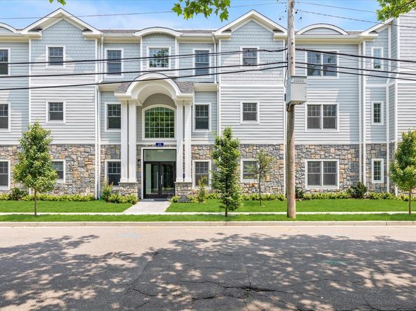 20 Secatoag Ave #2C