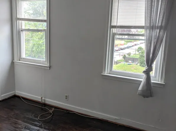 4528 Robbins Ave, Philadelphia, PA 19135