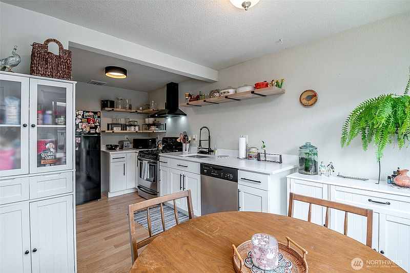 5th image of 708 N L Street #6