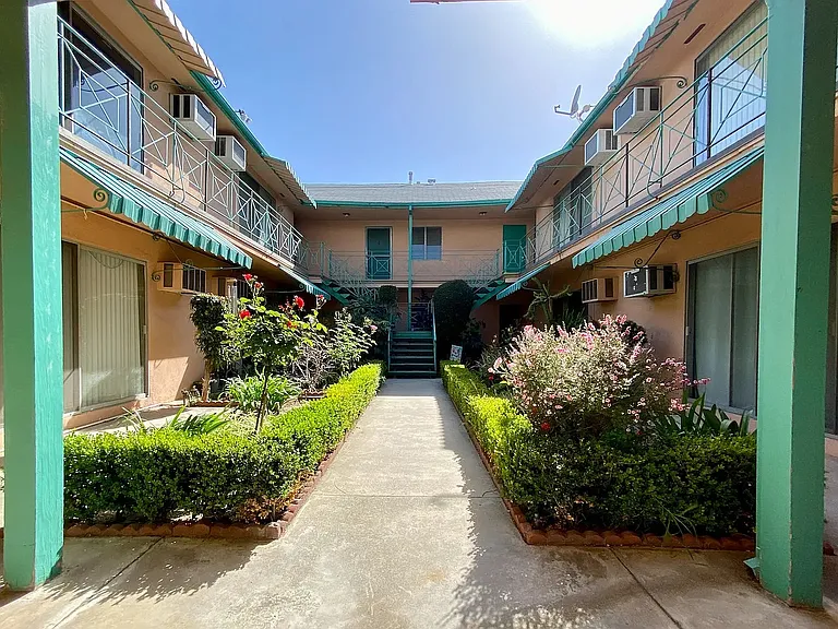 3002 Honolulu Ave #9 — Photo 8