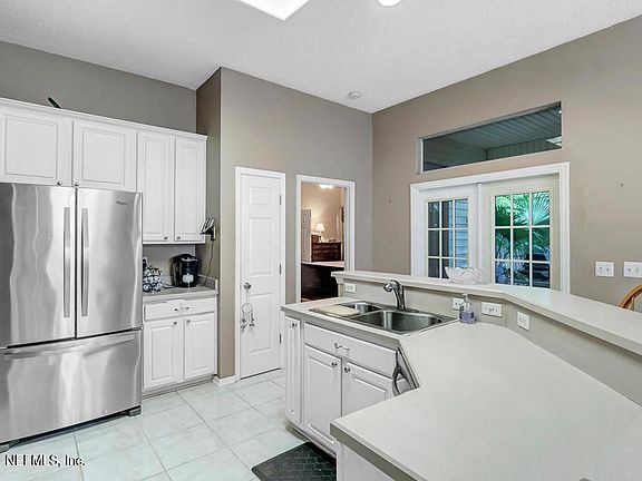 4th image of 1975 Ibis Point Ln