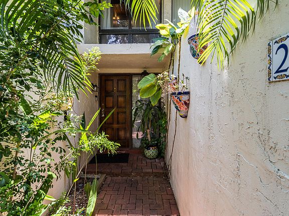 4th image of 19304 NE 25th Avenue #201c