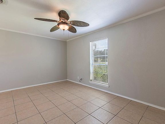 5th image of 701 Orange Ln