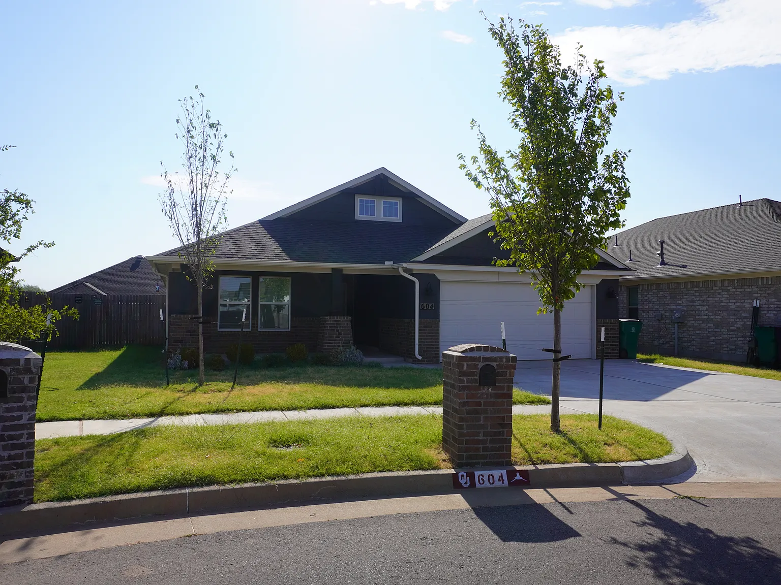 3 bed, 1385 sqft, $1,840 — Photo 1