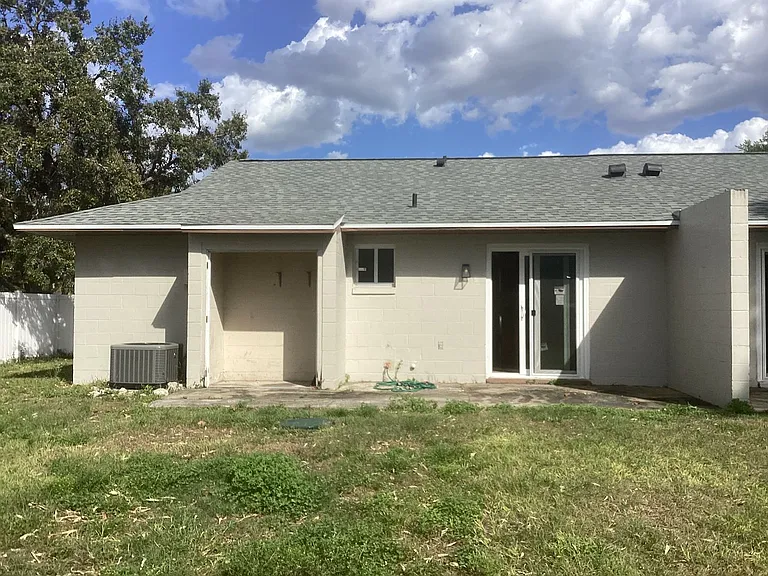 2734 Coral Reef Dr — Photo 32
