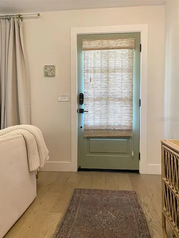 3 bed, 2.0 bath, 1347 sqft, $3,600 — Photo 3