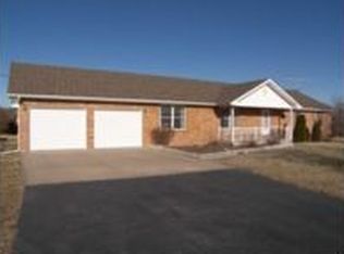 1191 S Sha Ree Ln, Bolivar, MO 65613