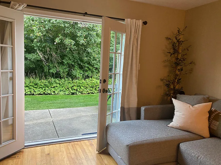 525 W Washington Ave — Photo 6
