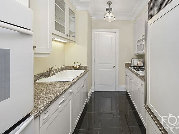 4th image of 181 E 65th St APT 23C