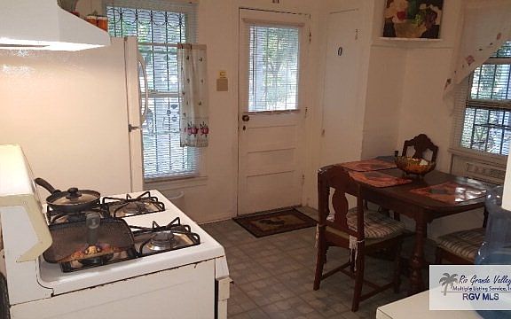 3rd image of 2035 Lincoln St