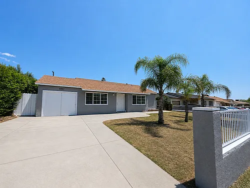 5957 Dogwood St Photo 1