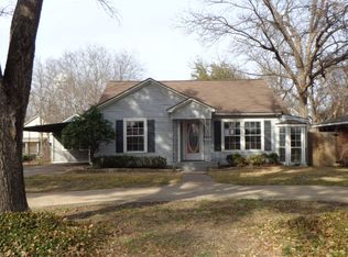 428 W James St, Wills Point, TX 75169