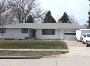 616 Sherman St, Wayne, NE 68787