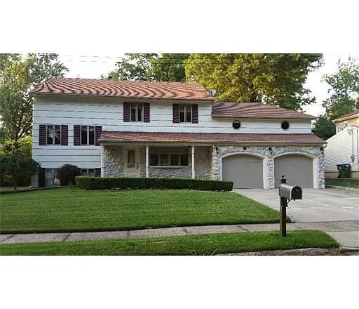 32 Peru St photo 1