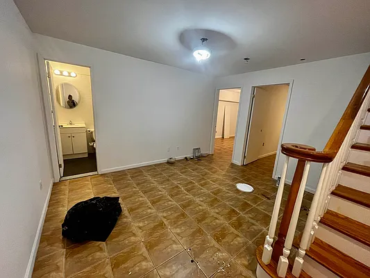 Rented by MySpaceNYC | media 8