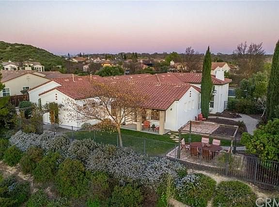 4th image of 830 Hacienda Cir