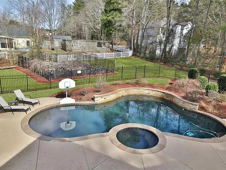 110 Stanley Oaks Pl — Photo 29