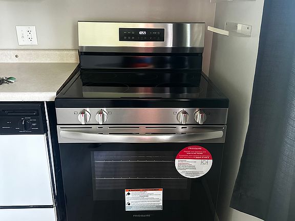 5th image of 1267 Ecklund St NE #1