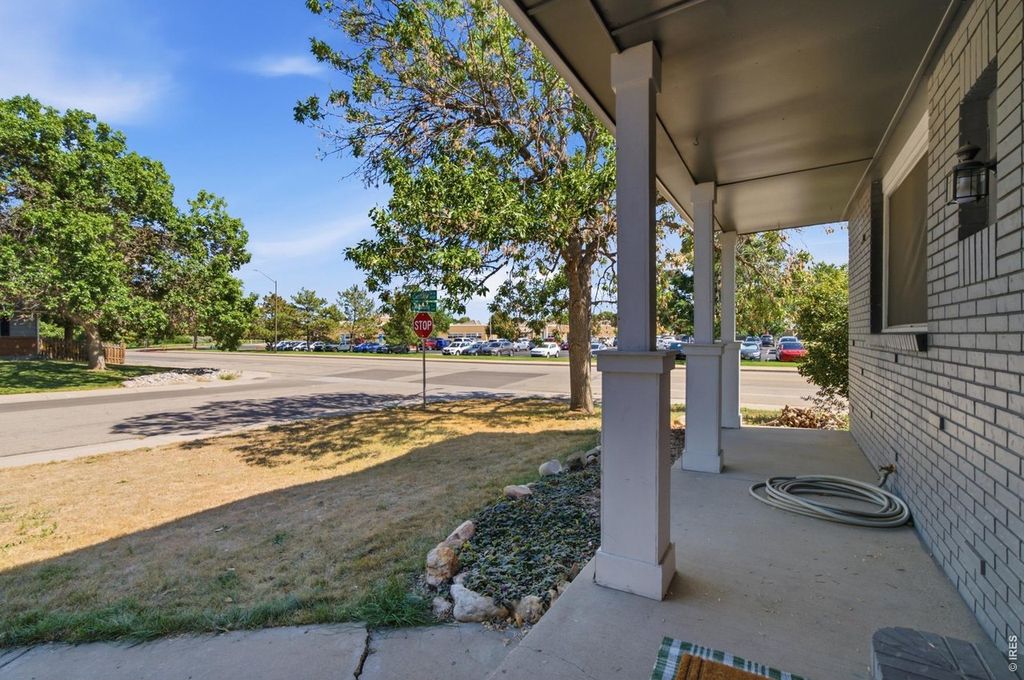 2409 Flagstone Ct