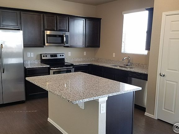 3rd image of 918 Pierson Ct