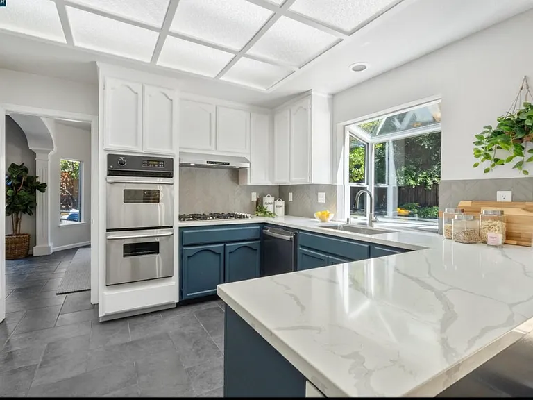 5 Stuart Pl — Photo 12