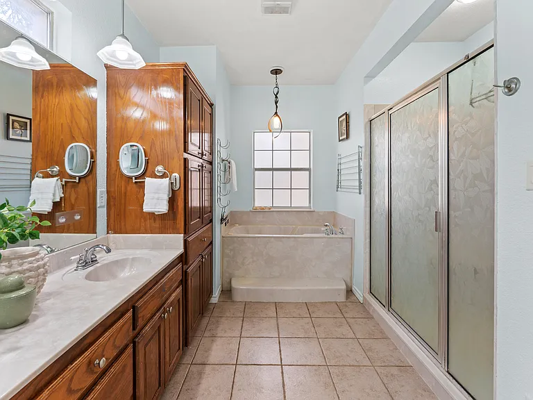 1060L Great Oaks — Photo 38