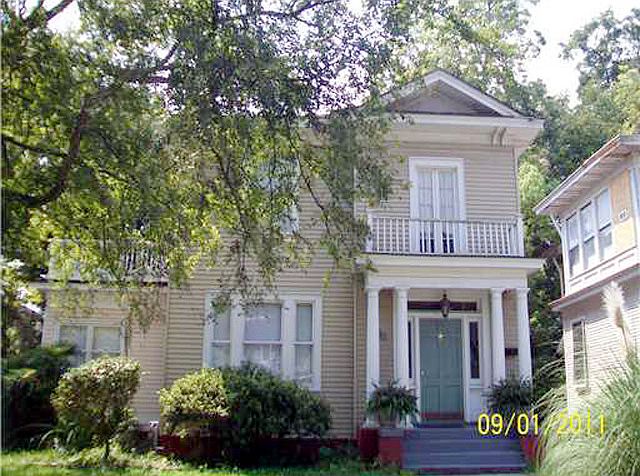2nd image of 511 W 40th St