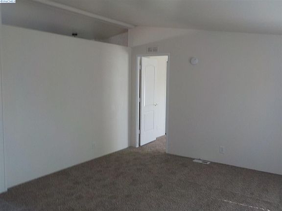 5th image of 685 Lonetree Ln