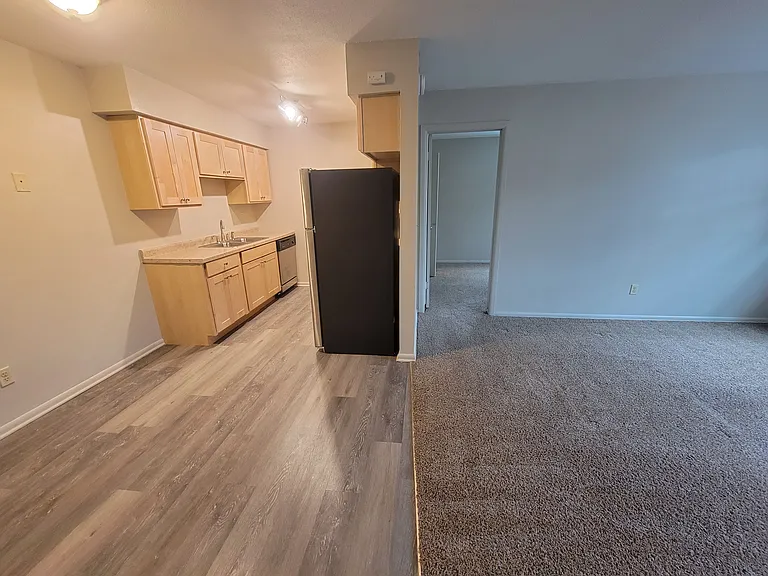MV Apartments — Photo 31