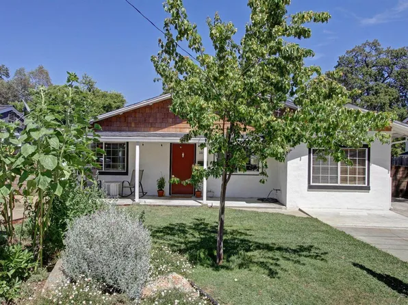 110 Village Ln, Auburn, CA 95603