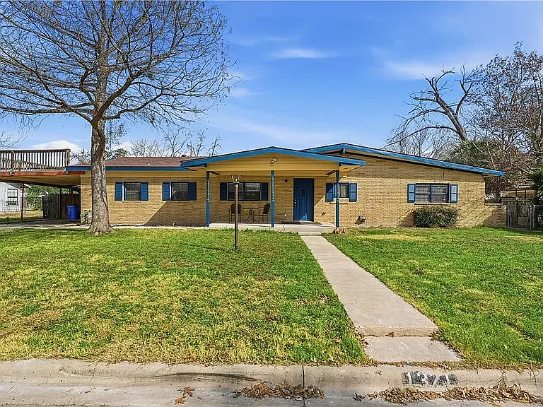 1321 Quail Ln — Photo 1