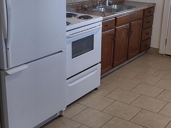 2nd image of 139 Church St #6