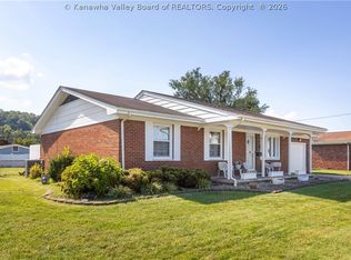 154 Shawnee Est, Winfield, WV 25213