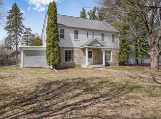 130 Holly Rd, Hopkins, MN 55343