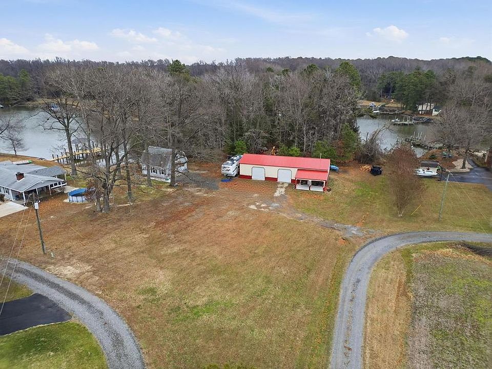 1st image of 29 E Clarke Ln