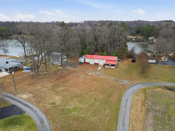 29 E Clarke Ln, Heathsville, VA 22473