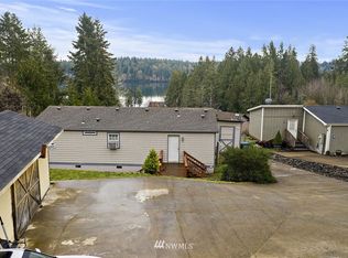 71 E Sea Breeze Dr, Grapeview, WA 98546