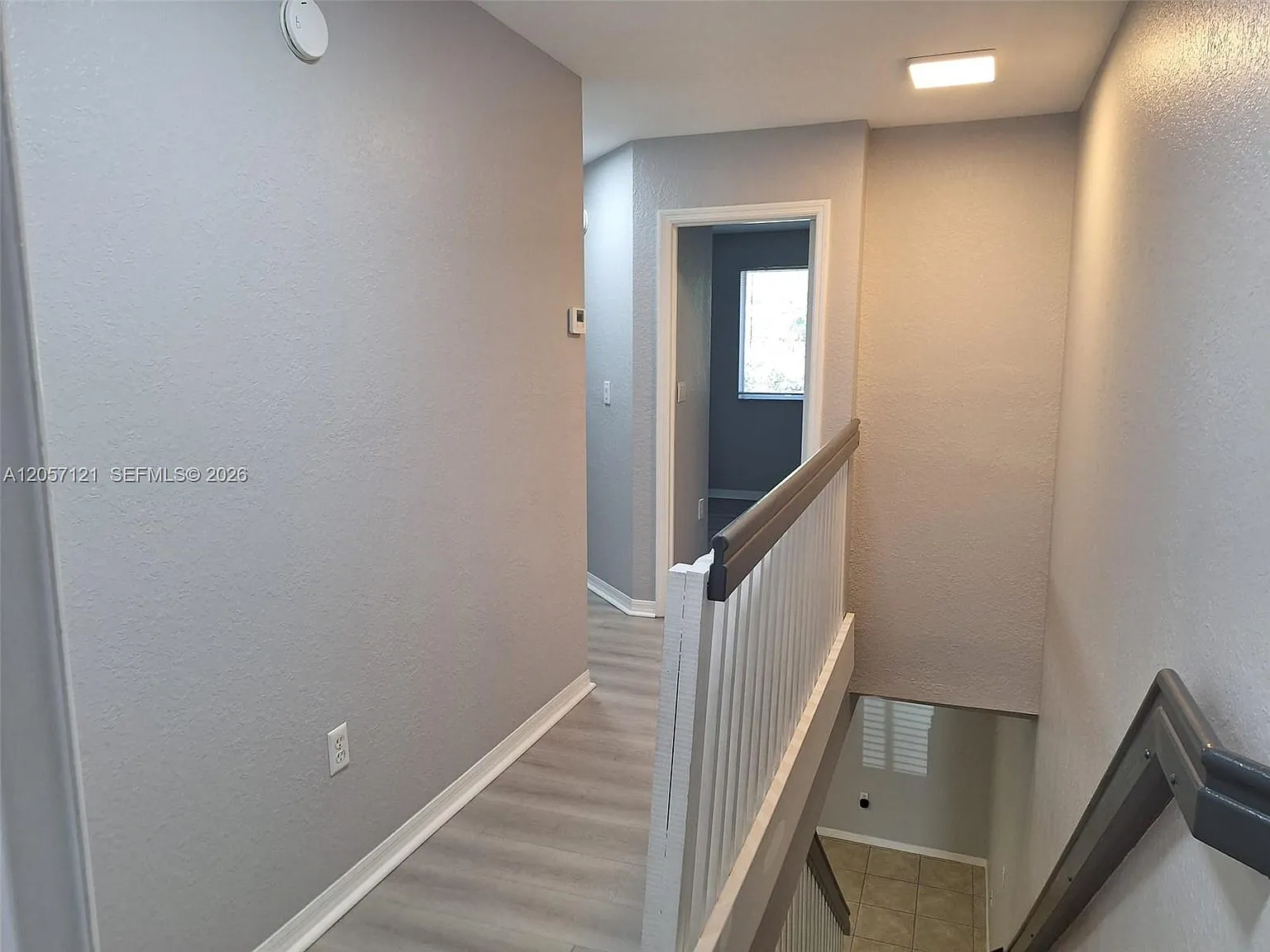 3 bed, 2.5 bath, 1420 sqft, $3,100 — Photo 2