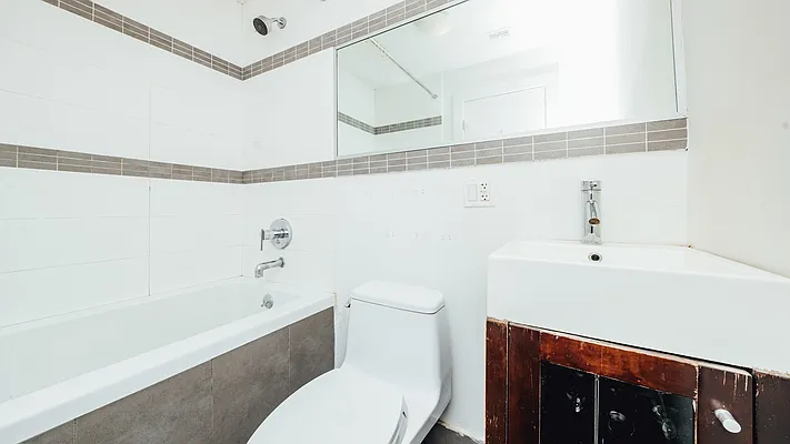 Rented by Nooklyn NYC LLC | media 23