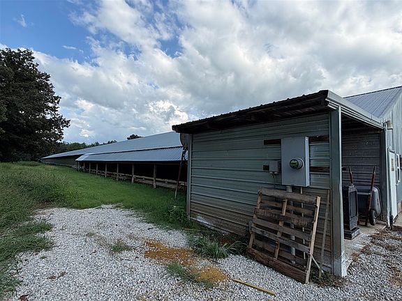 2nd image of 845 Louie Meeks Rd