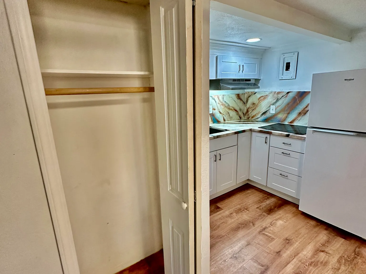 983 Siskiyou Blvd — Photo 4