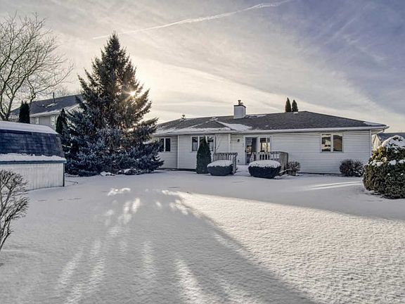 2nd image of 1613 Cozy Ln