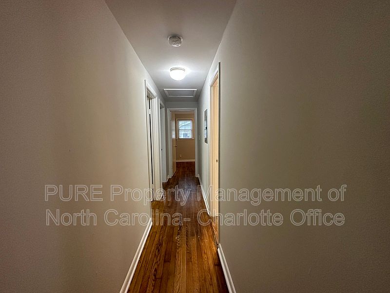 1st image of 908 Chatham Ln