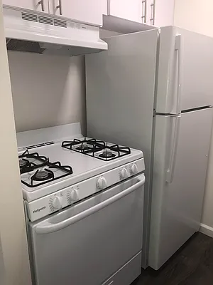 Rented by Contact Realty | media 7