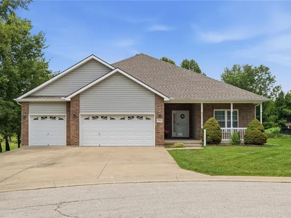 2320 N 100th Ter, Kansas City, KS 66109