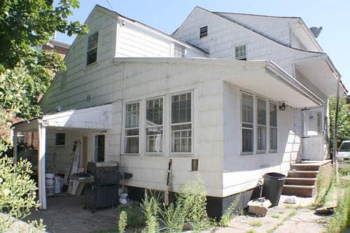 1st image of 1926 E 28th St