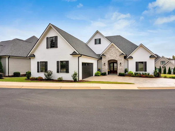 123 Chestnut Pond Ln, Simpsonville, SC 29681