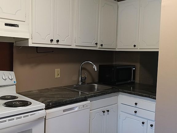 4th image of 39 Brookside Drive #7